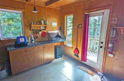 Saint-Faustin-Lac-Carre House | Lakefront treehouse, close to parking | Lodging #03