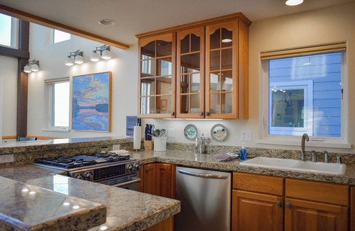 Homer Condo | Lakeshore Lodges