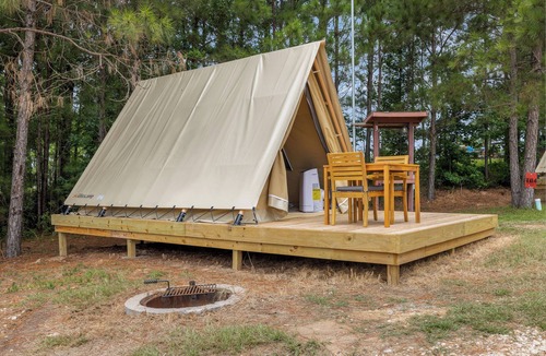 Onalaska RV Rental | Lakeside A-Frame | Waterfront Stay Lake Views