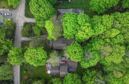 South Bruce Peninsula Cabin | Lakeside Cottage Bliss: Nature at Your Door!