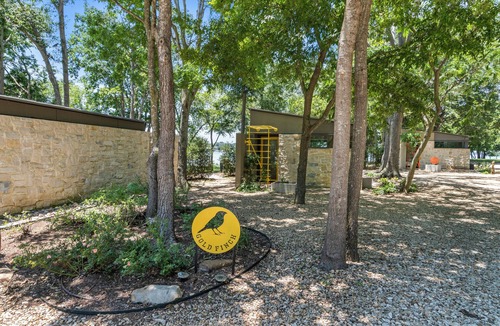 Malakoff Cottage | Lakeside Cottage w/modern amenities, stunning lake views, pickleball court