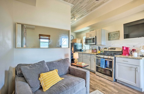 Willis Cabin | Lakeside Hideaway Cabin - Rest & Recharge