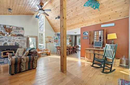 Gravenhurst Cottage | Lakeside Memories Await at Trenanthia's "The OG" Cottage