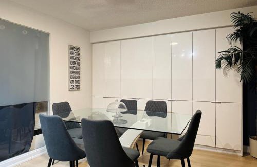 CityPlace Apartment | LakeView 2Bdrms 2Baths with 3 real beds and parking