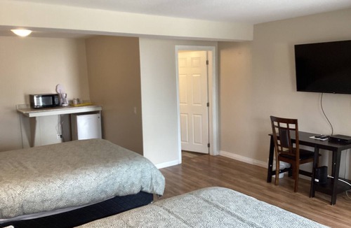 Wawa Hotel | Lakeview Hotel