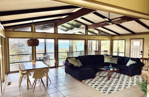 Seven Points House | Lakeview Lookout - Stunning Views!