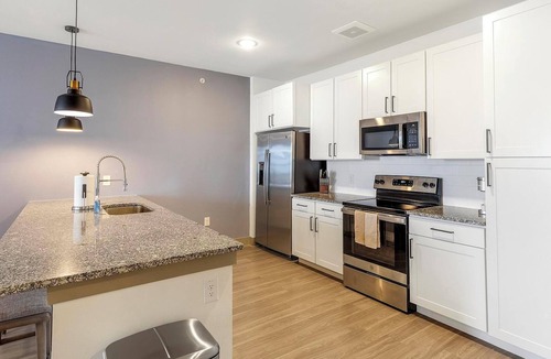 Weston Apartment | Landing | Amazing 2BD, Game Room, Clubhouse