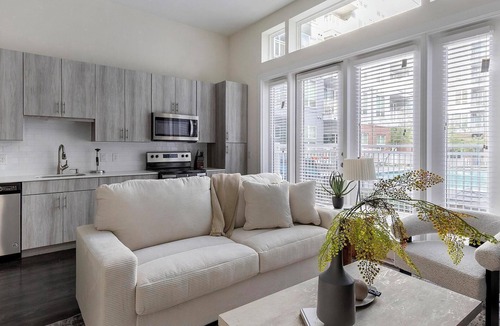 Fort Worth Apartment | Landing | Amazing Studio in Bricktown