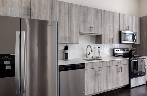Fort Worth Apartment | Landing | Amazing Studio in Bricktown