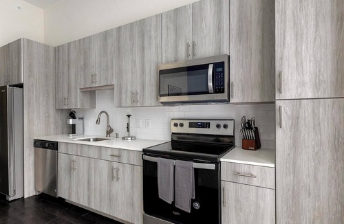 Fort Worth Apartment | Landing | Amazing Studio in Bricktown