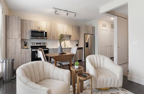 Fort Worth Apartment | Landing | Amazing Studio in Bricktown