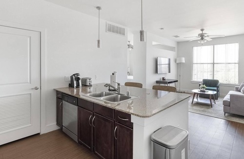 Park Central Apartment | Landing | Amazing Studio, Courtyard, Pool