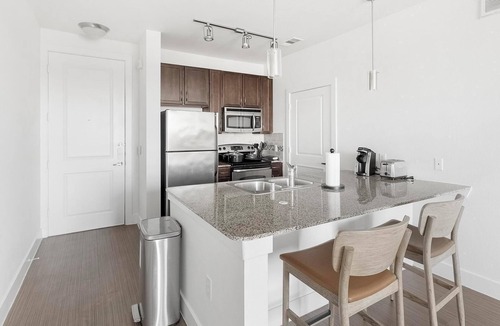 Park Central Apartment | Landing | Amazing Studio, Courtyard, Pool