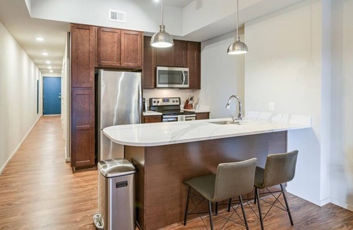 Southeast Omaha Apartment | Landing at The Breakers - 1 Bedroom in Downtown