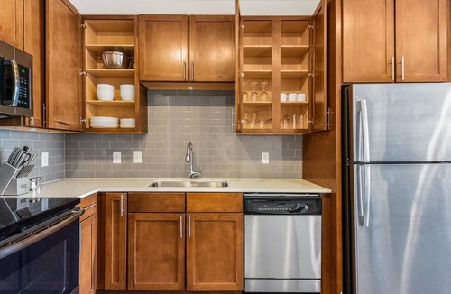 Las Colinas Apartment | Landing | Beautiful 1BD, Clubhouse