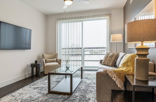 Las Colinas Apartment | Landing | Beautiful 1BD, Clubhouse