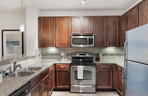 Park Central Apartment | Landing | Beautiful 1BD, Courtyard, Gym