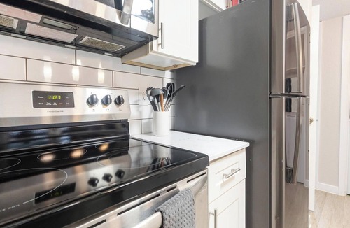 North Arlington Apartment | Landing | Beautiful 1BD, Pool