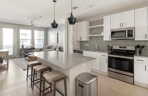Rock Creek Apartment | Landing | Beautiful 2BD, Courtyard, Gym