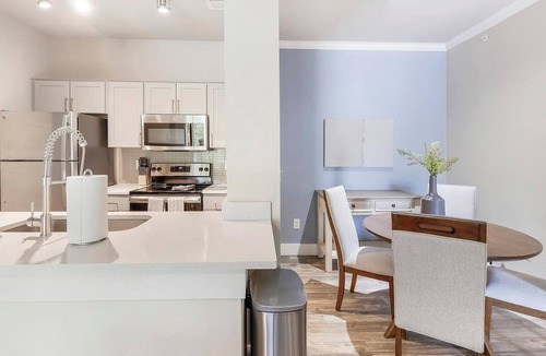 Fort Worth Apartment | Landing | Beautiful 2BD in Cityview