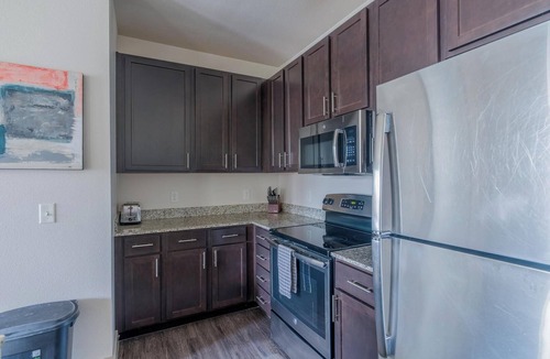 Spring Apartment | Landing | Beautiful 2BD, Clubhouse, Courtyard