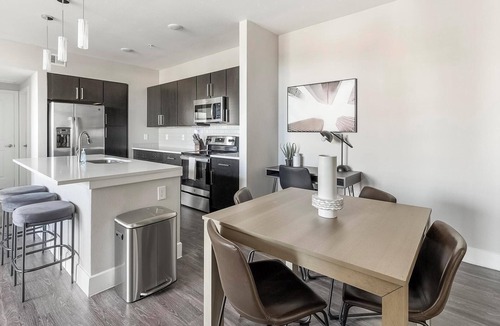 Allen Apartment | Landing | Beautiful 2BD, Clubhouse, Yoga Studio