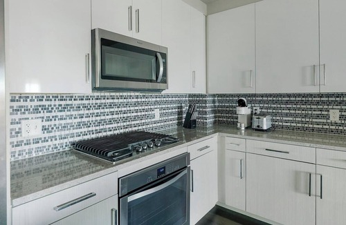 Houston Apartment | Landing | Beautiful 2BD, Gym, Tennis Court