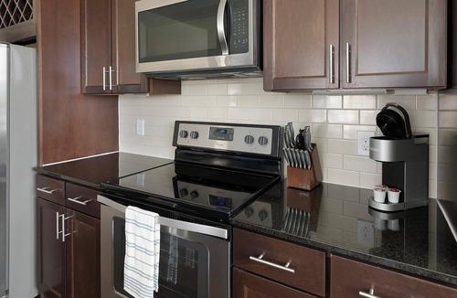 Klein Apartment | Landing | Beautiful 2BD, Gym, Clubhouse