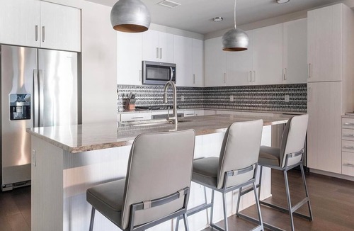 Houston Apartment | Landing | Beautiful 2BD, Pool, Gym