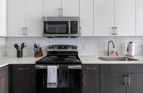Central Arlington Apartment | Landing | Beautiful 2BD, Clubhouse, Gym