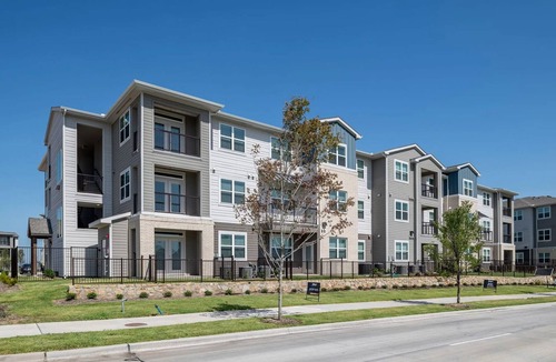 Fate Apartment | Landing | Beautiful 2BD, Gym, Clubhouse