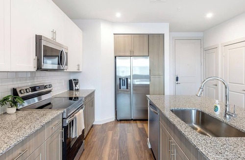 Fate Apartment | Landing | Beautiful 2BD, Pool, Gym