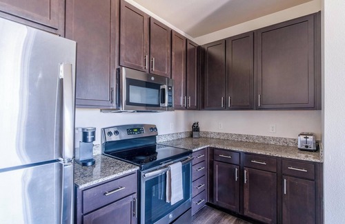 Spring Apartment | Landing | Chic 1BD, Pool, Gym