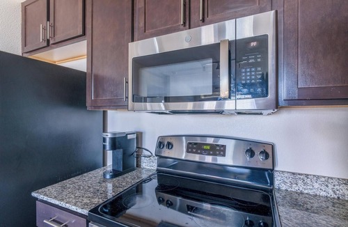 Spring Apartment | Landing | Chic 1BD, Pool, Gym