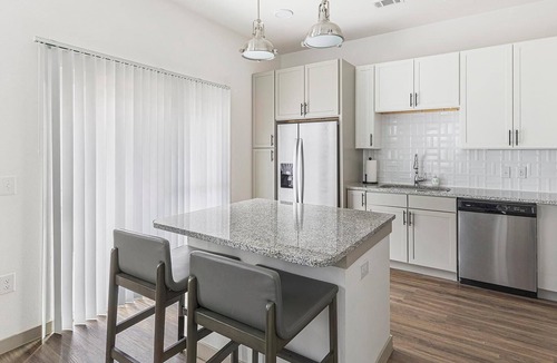 Fort Worth Apartment | Landing | Chic 1BD, Yoga Studio, Clubhouse
