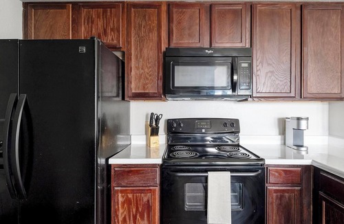Atascocita Apartment | Landing | Chic 2BD, Game Room, Clubhouse