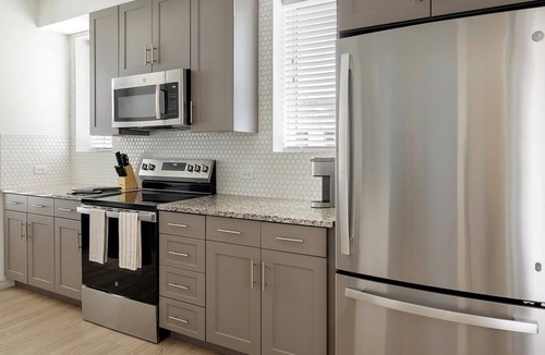Red Oak Apartment | Landing | Chic 2BD, Gym