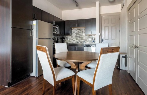 Waco Apartment | Landing | Chic 2BD, Gym