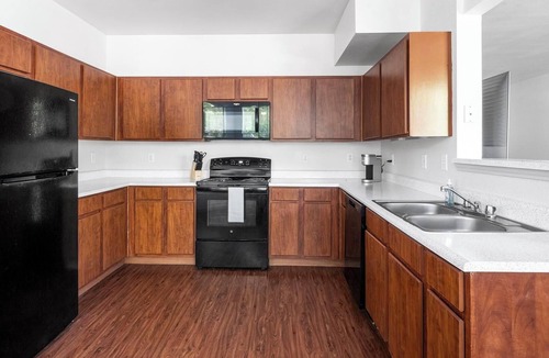 Humble Apartment | Landing | Chic 2BD, Gym, Yoga Studio