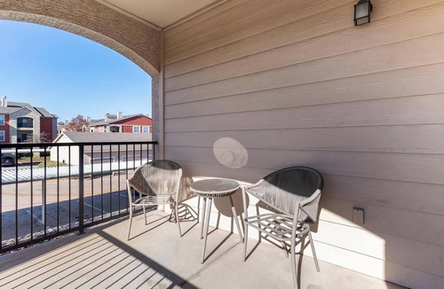 Fort Worth Apartment | Landing | Incredible 1BD, Pool, Gym