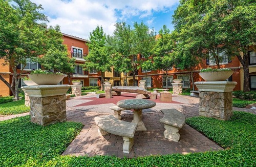 Las Colinas Apartment | Landing | Incredible 1BD, Clubhouse