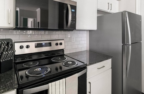 FM 1960 Apartment | Landing | Incredible 1BD in Copperfield
