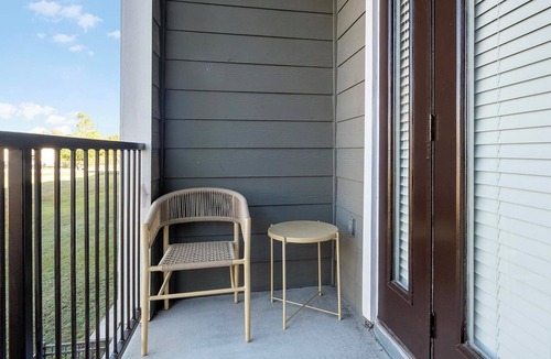 Barker Apartment | Landing | Incredible 1BD, Clubhouse, Courtyard