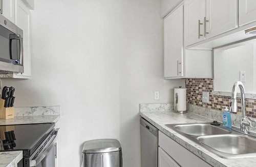 Denton Apartment | Landing | Incredible 2BD, Gym, Courtyard