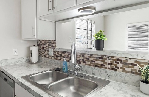 Denton Apartment | Landing | Incredible 2BD, Gym, Courtyard