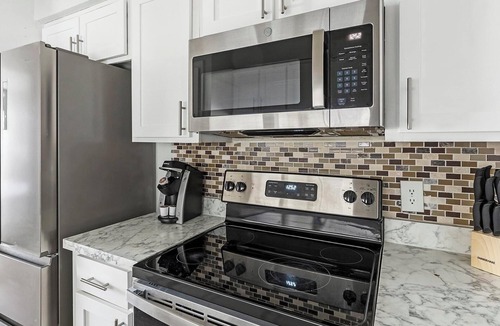 Denton Apartment | Landing | Incredible 2BD, Gym, Courtyard