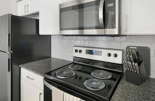 FM 1960 Apartment | Landing | Incredible 2BD in Copperfield