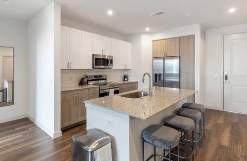 Fate Apartment | Landing | Incredible 2BD, Clubhouse, Gym