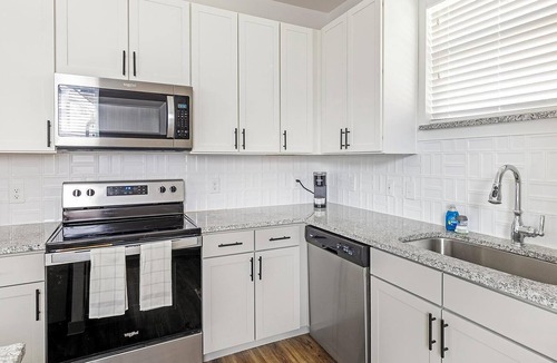 Fort Worth Apartment | Landing | Incredible 3BD, Clubhouse, Pool
