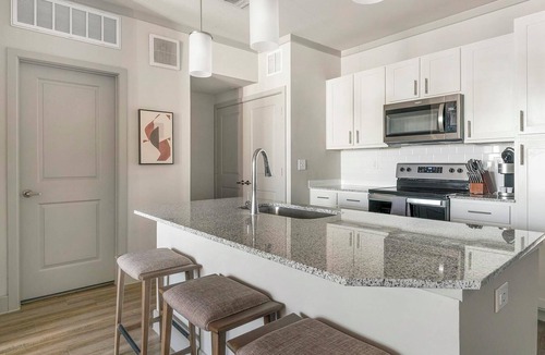 Spring Apartment | Landing | Modern 1BD, Courtyard, Gym